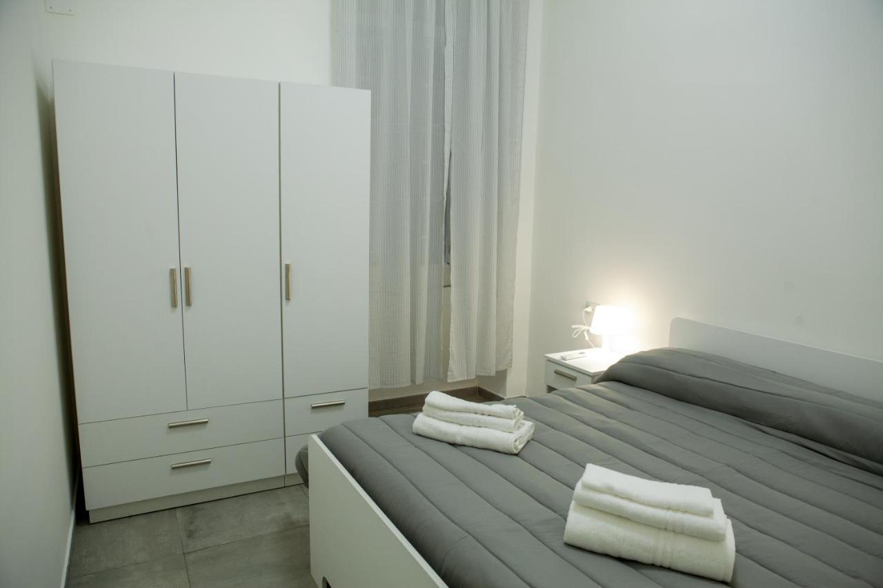 Na' Stanza In Piazza Apartment Naples Luaran gambar