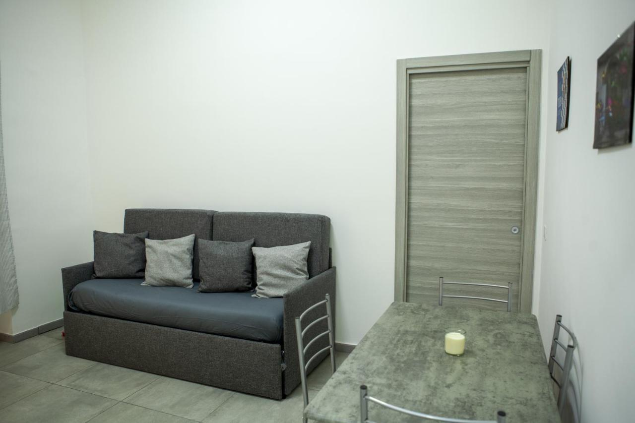 Na' Stanza In Piazza Apartment Naples Luaran gambar