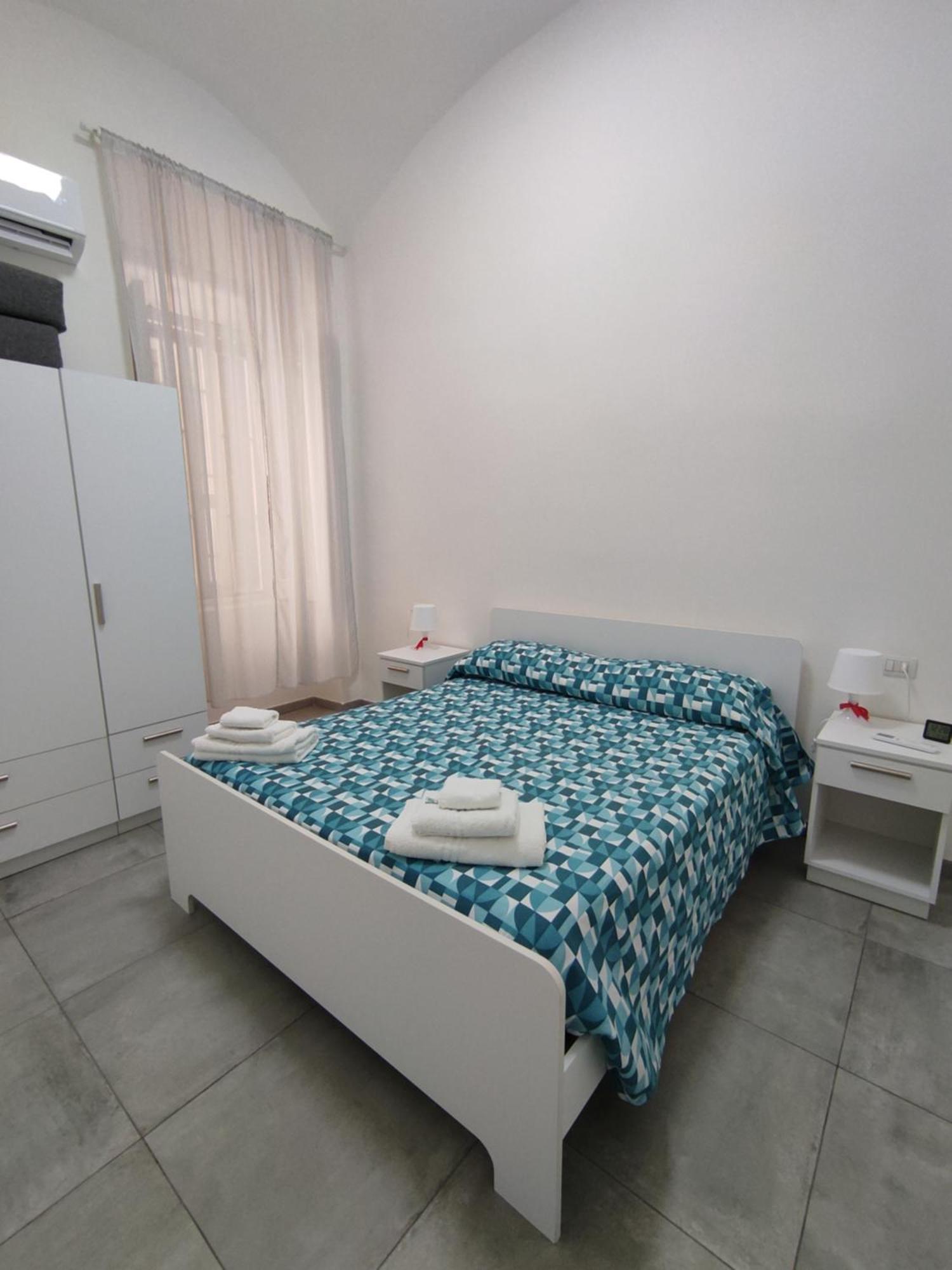 Na' Stanza In Piazza Apartment Naples Luaran gambar